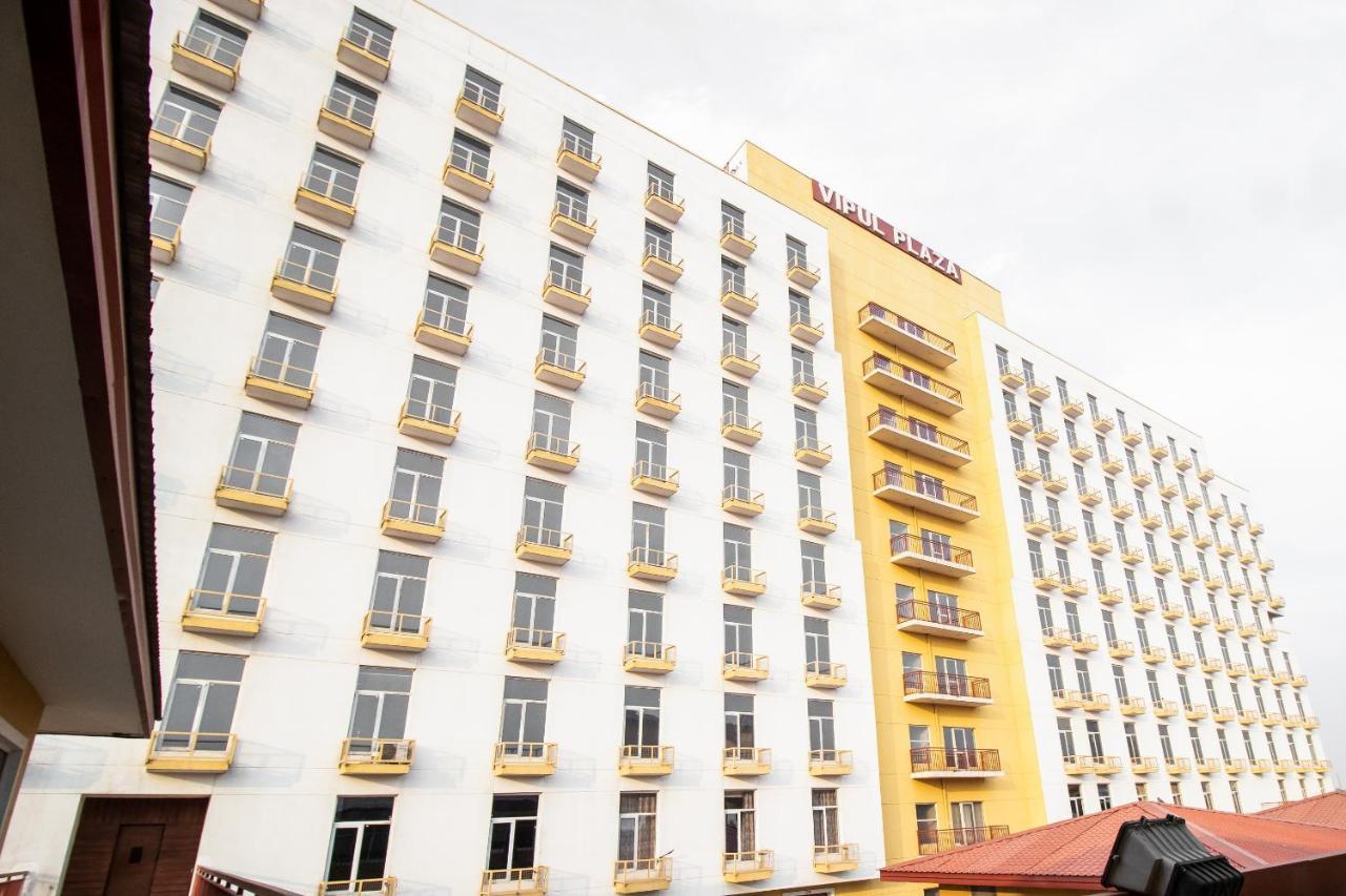 Hotel Grand 81 Faridabad Dış mekan fotoğraf