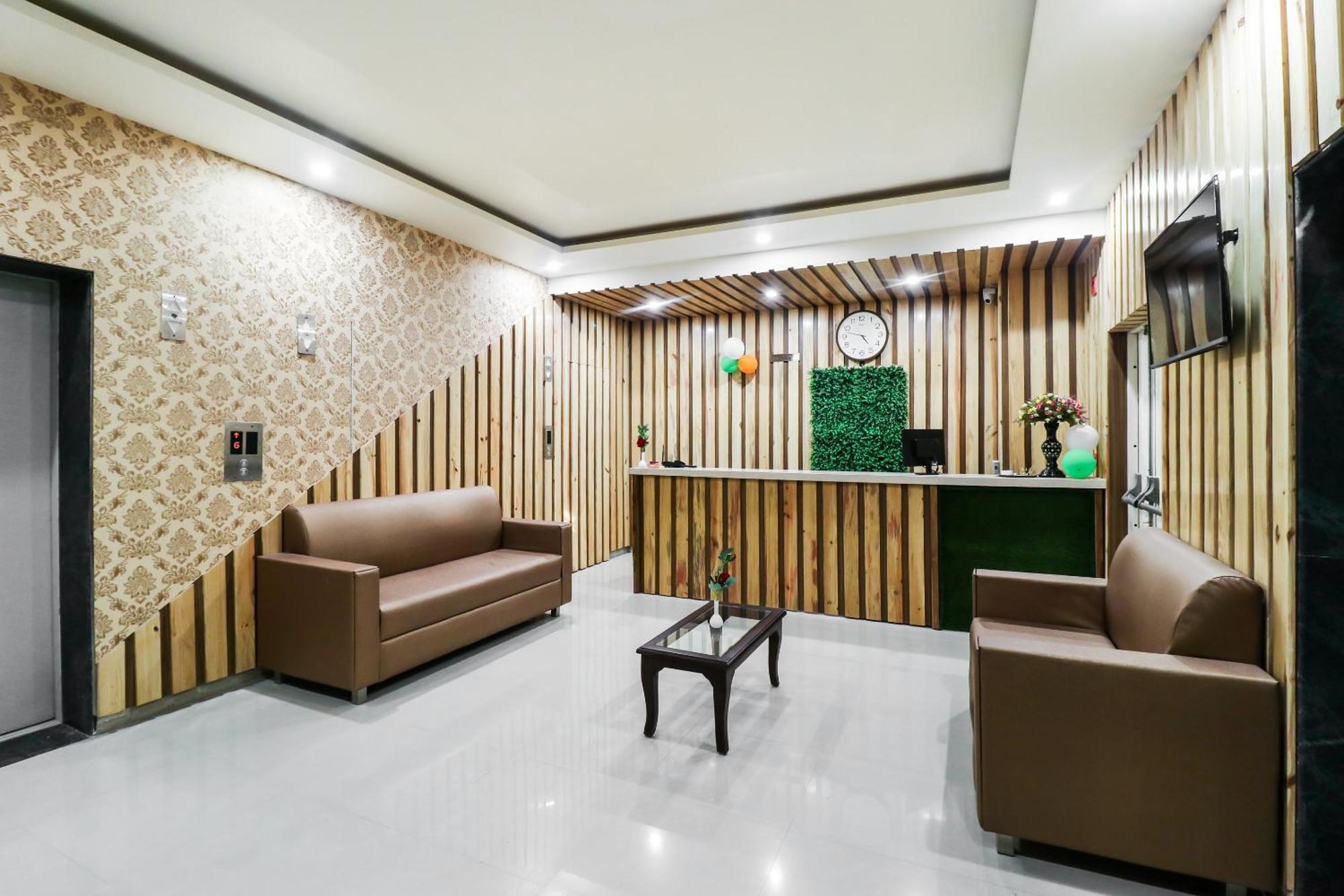 Hotel Grand 81 Faridabad Dış mekan fotoğraf