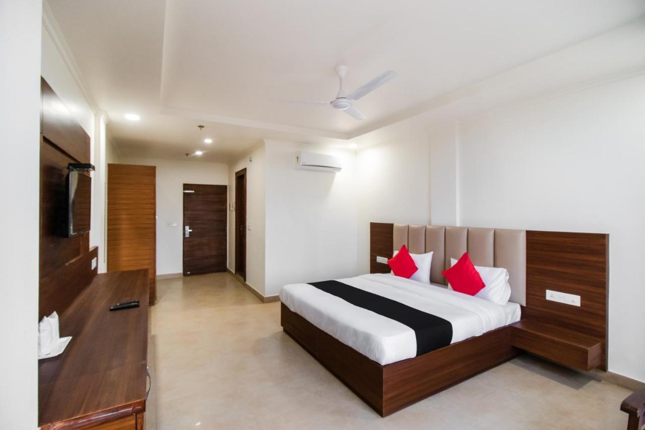 Hotel Grand 81 Faridabad Dış mekan fotoğraf