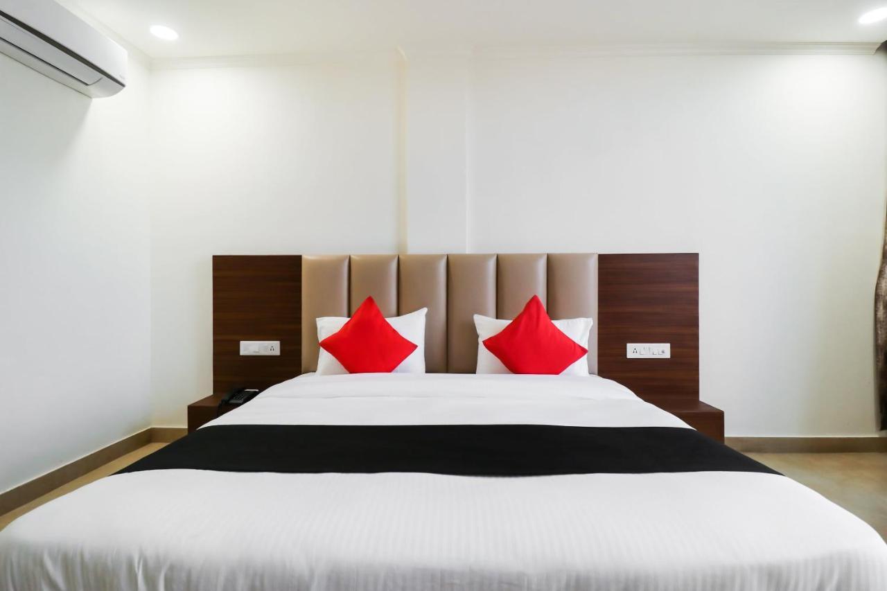 Hotel Grand 81 Faridabad Dış mekan fotoğraf