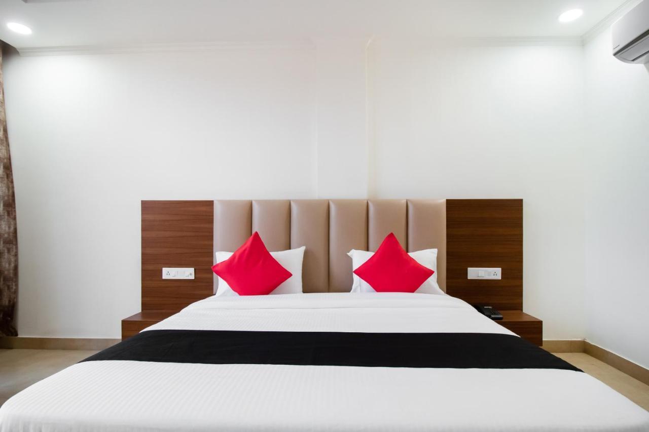 Hotel Grand 81 Faridabad Dış mekan fotoğraf