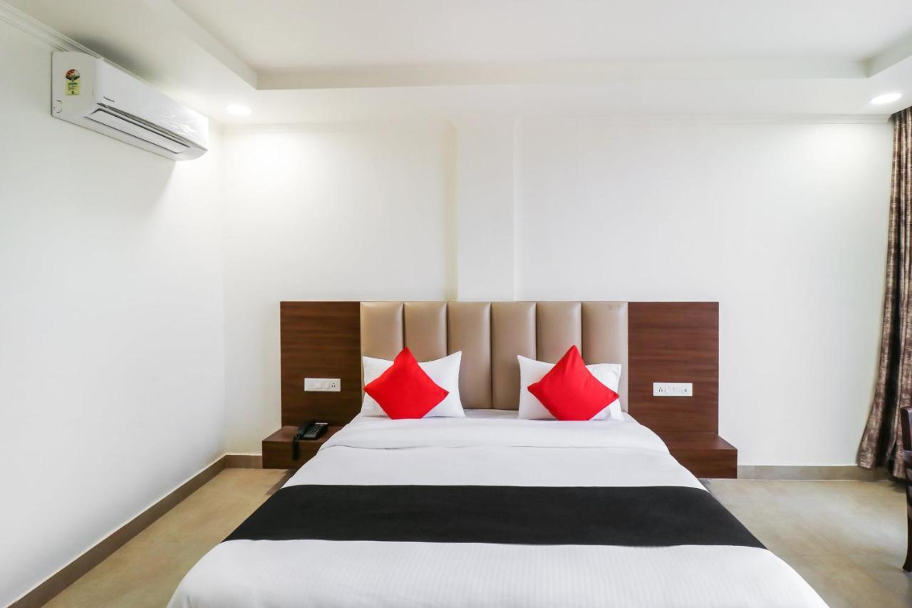 Hotel Grand 81 Faridabad Dış mekan fotoğraf